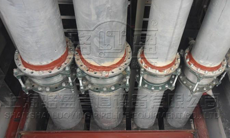 波紋<a href=http://m.enfestasarim.com target=_blank class=infotextkey>補(bǔ)償器</a>安裝現(xiàn)場(chǎng)圖